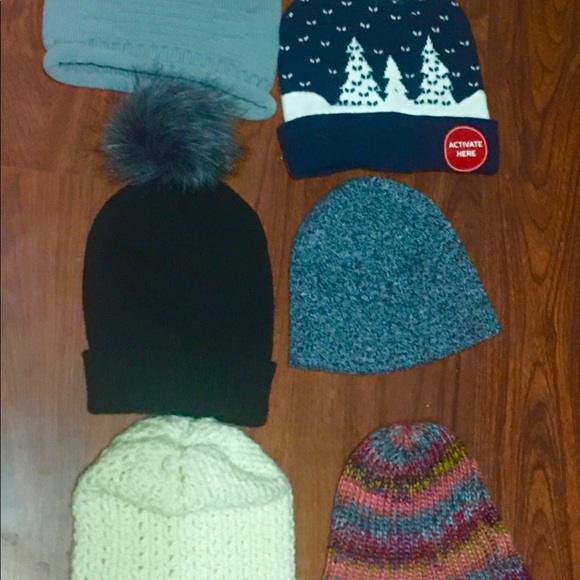 Scarfs beanie hats slippers lot mint condition - Picture 4 of 8
